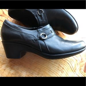 Clarks - Collection/Soft Cushion Booties size 11